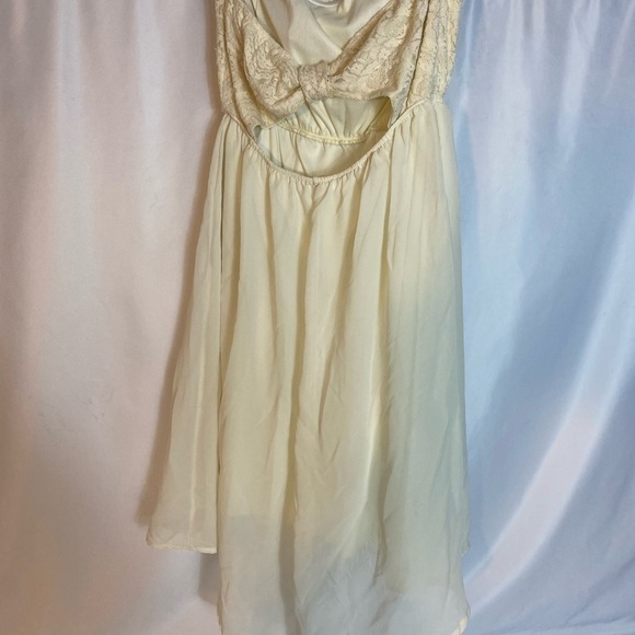 Vanity Dress - Picture 3 of 4